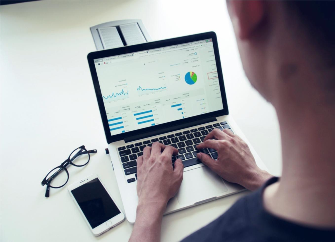 Pryntora Team bei der Kursentwicklung